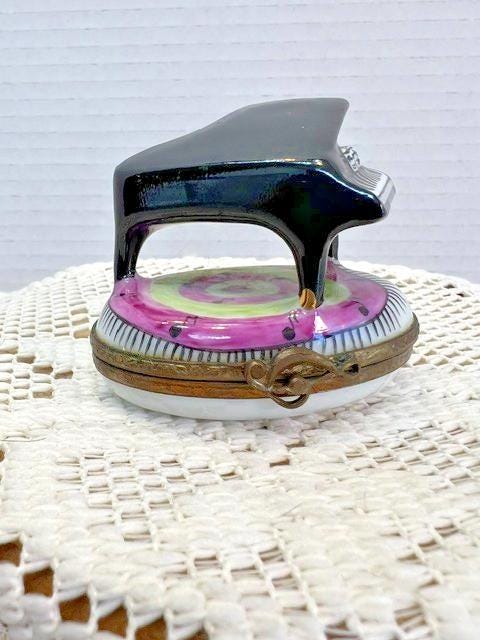 Limoges baby grand piano porcelain trinket box, peint main