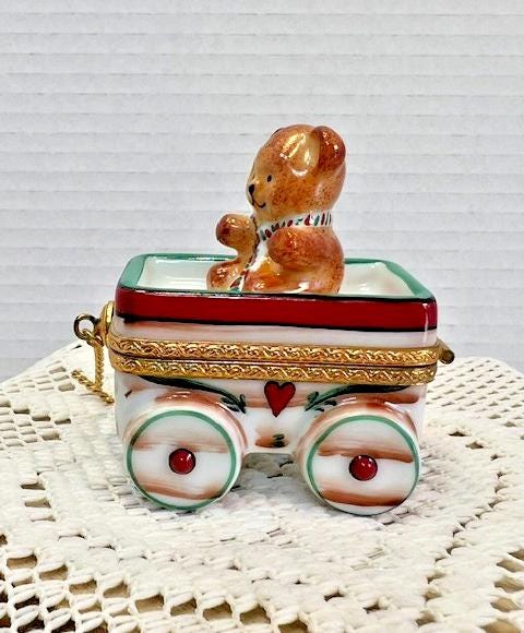 Rochard limoges teddy bear on wagon porcelain trinket box, peint main