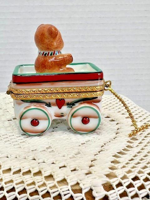 Rochard limoges teddy bear on wagon porcelain trinket box, peint main