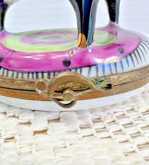 Limoges baby grand piano porcelain trinket box, peint main