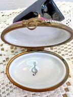 Limoges baby grand piano porcelain trinket box, peint main
