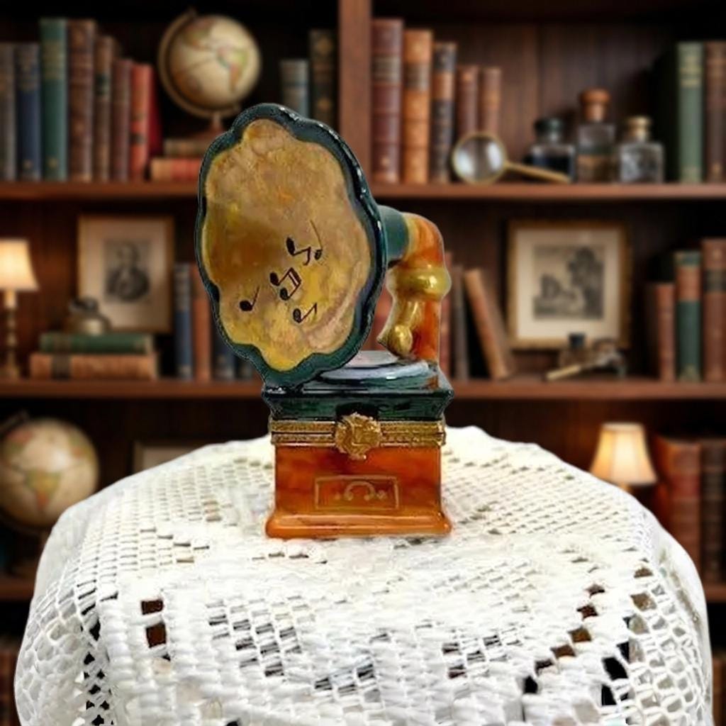 Limoges france gramophone porcelain trinket box peint main marque déposée