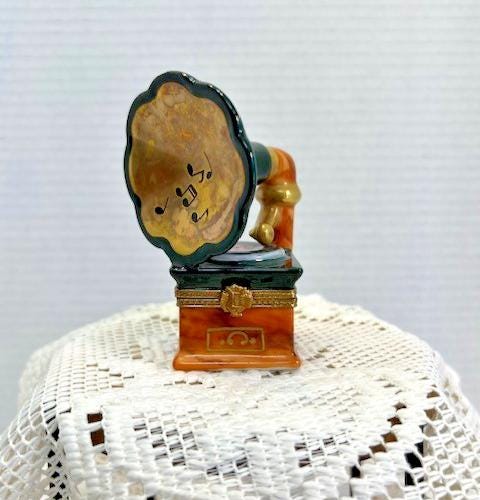Limoges france gramophone porcelain trinket box peint main marque déposée