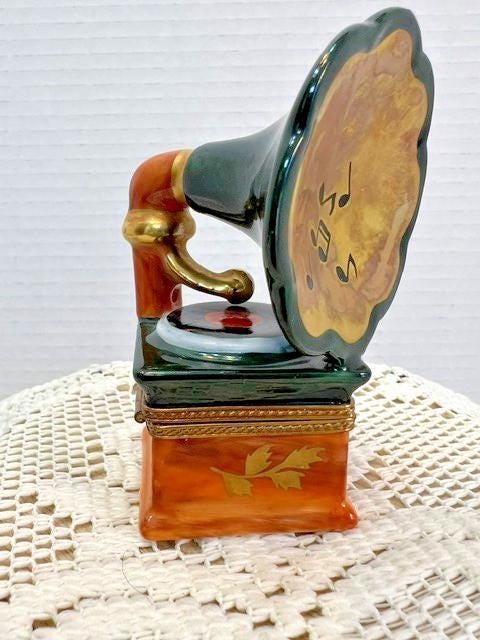 Limoges france gramophone porcelain trinket box peint main marque déposée