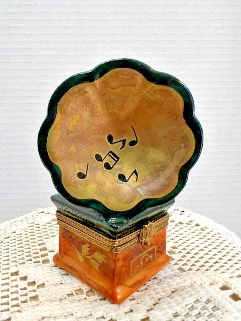 Limoges france gramophone porcelain trinket box peint main marque déposée