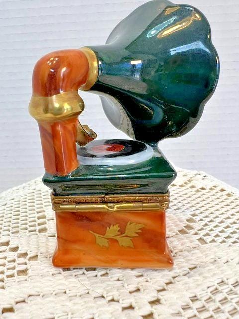Limoges france gramophone porcelain trinket box peint main marque déposée