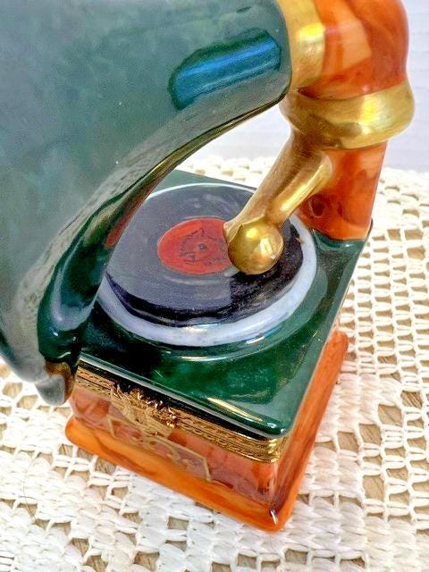 Limoges france gramophone porcelain trinket box peint main marque déposée