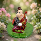 Limoges france ladybug playing violin porcelain trinket box, peint main