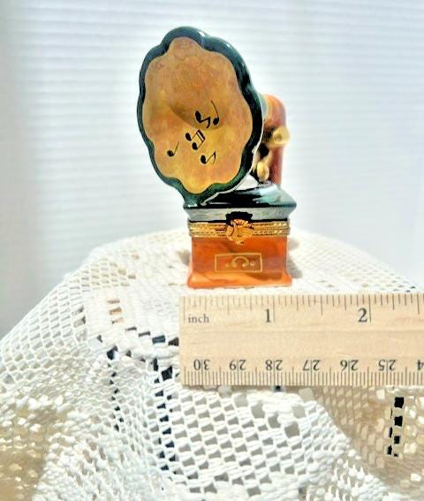 Limoges france gramophone porcelain trinket box peint main marque déposée