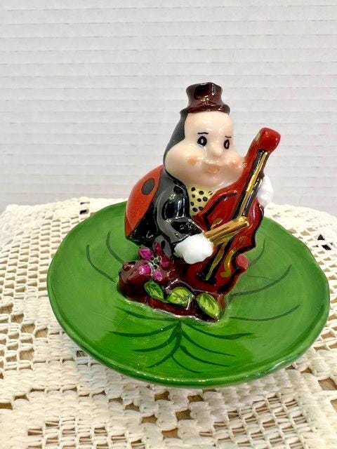 Limoges france ladybug playing violin porcelain trinket box, peint main