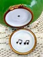 Limoges france ladybug playing violin porcelain trinket box, peint main