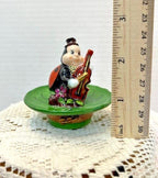 Limoges france ladybug playing violin porcelain trinket box, peint main