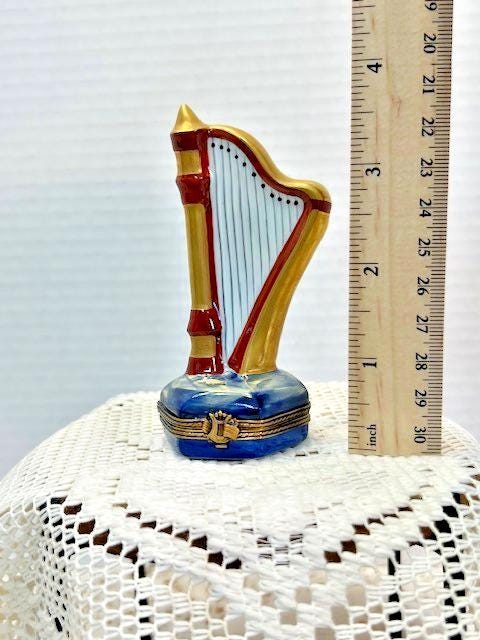 Limoges france harp porcelain trinket box, peint main