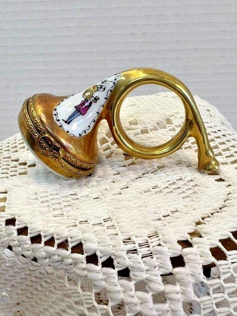 Limoges france gold french horn porcelain trinket box, peint main