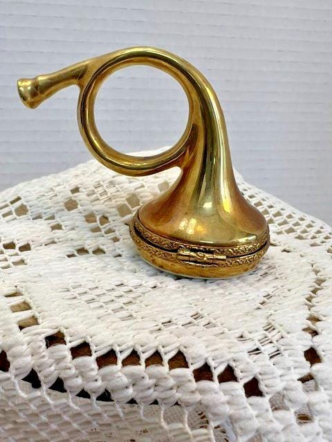 Limoges france gold french horn porcelain trinket box, peint main