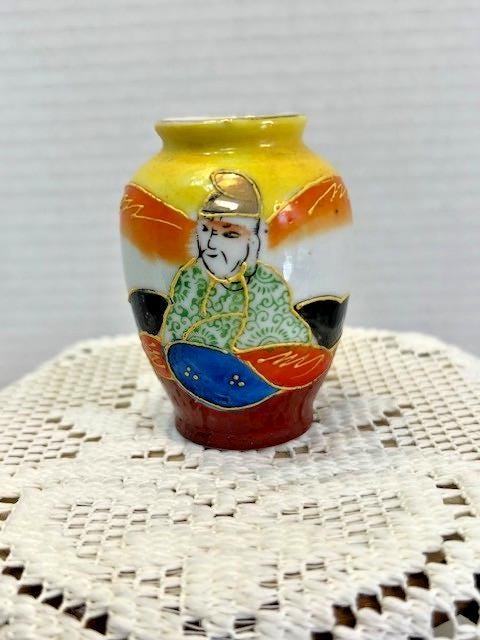 Japanese satsuma yellow miniature vase, dating to the "occupied japan" era
