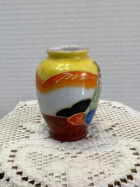 Japanese satsuma yellow miniature vase, dating to the "occupied japan" era