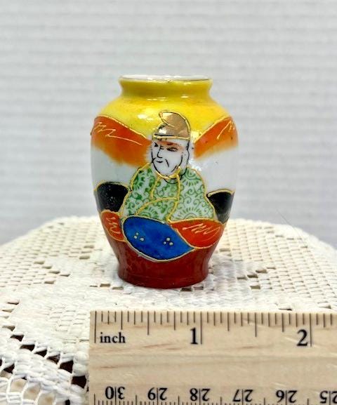 Japanese satsuma yellow miniature vase, dating to the "occupied japan" era