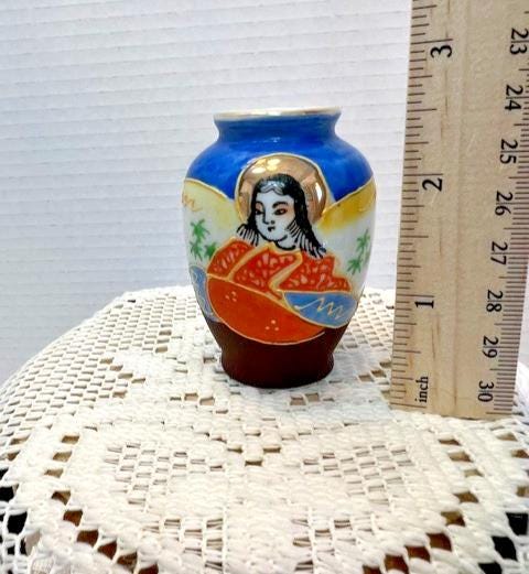 Japanese satsuma style miniature vase, dating to the "occupied japan" era