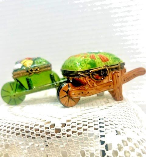 Limoges france vegetable wheelbarrow duo porcelain trinket box set, peint main