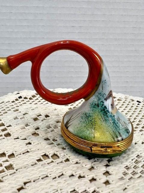 Limoges france waterfowl french horn porcelain trinket box, peint main