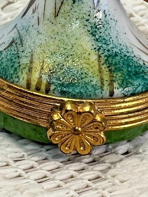 Limoges france waterfowl french horn porcelain trinket box, peint main