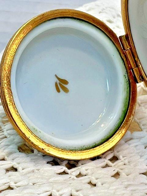 Limoges france waterfowl french horn porcelain trinket box, peint main