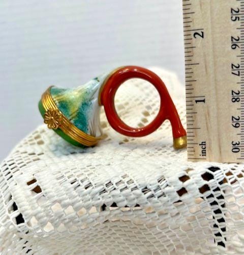 Limoges france waterfowl french horn porcelain trinket box, peint main