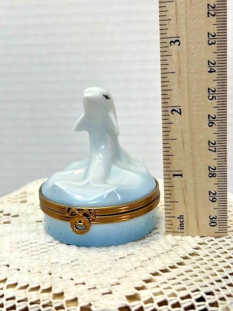 Limoges playful dolphin porcelain trinket box, peint main (retired)