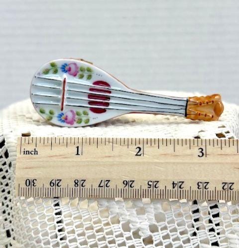 Limoges france mandolin porcelain trinket box, peint main