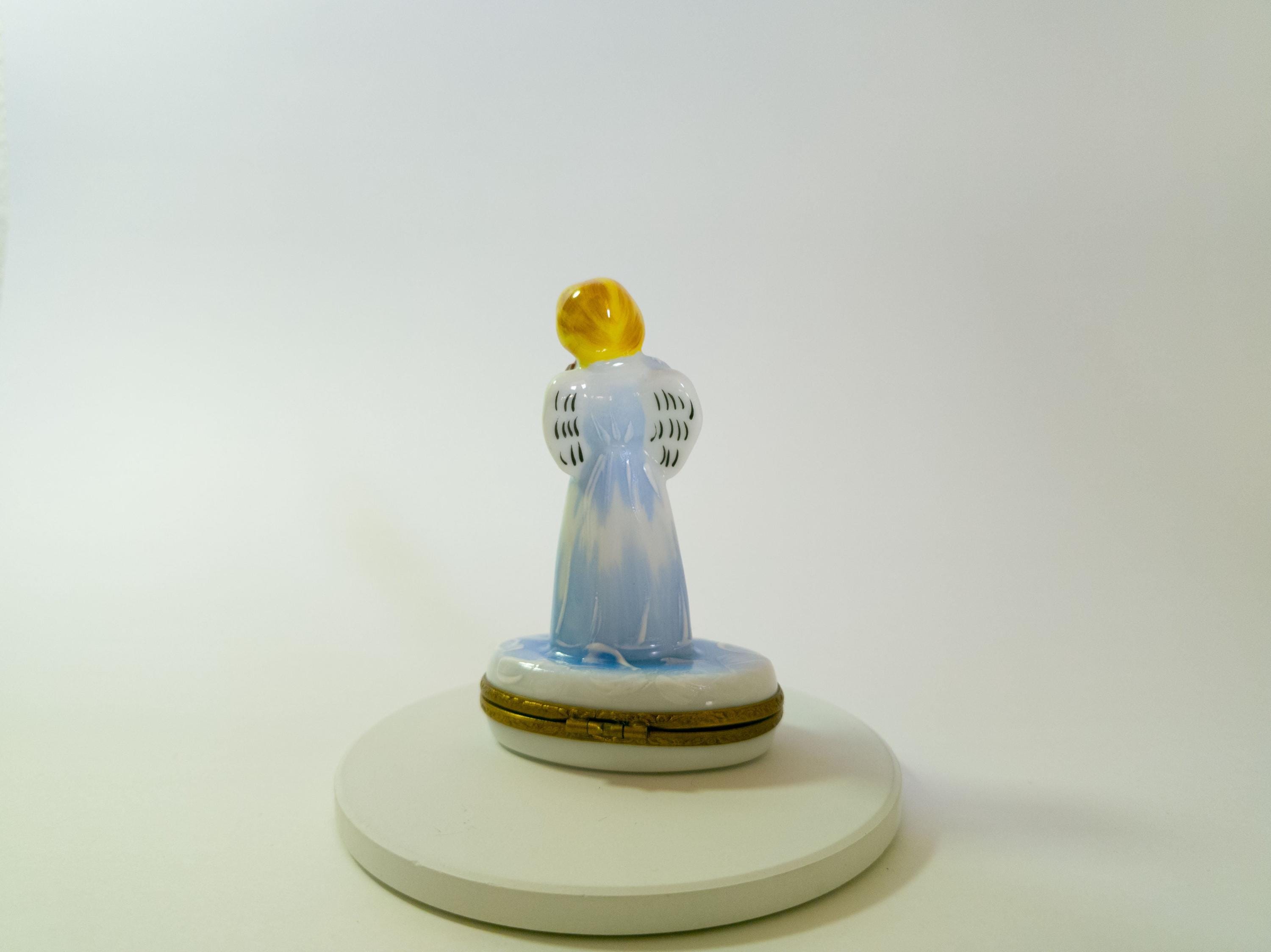 Angel with violin limoges