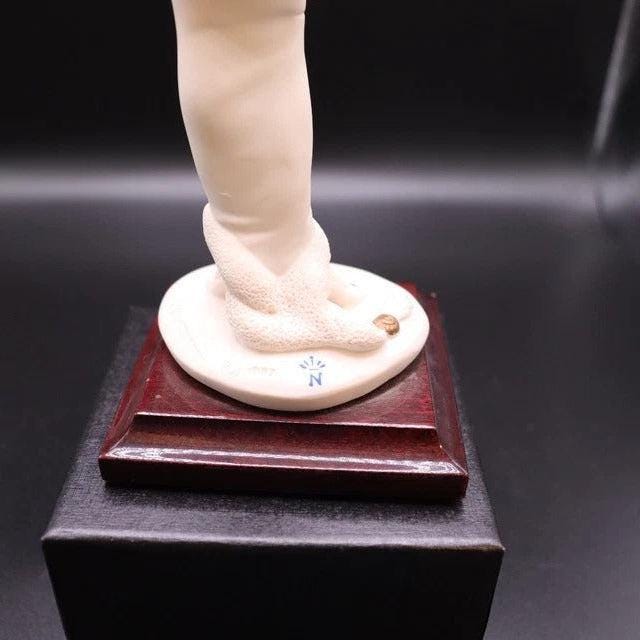 Giuseppe armani "lady with dog" figurine 0421f | florence italy porcelain sculpture