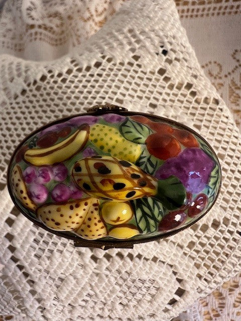 Limoges Fruit Basket Trinket Box Peint Main France