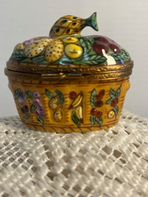 Limoges Fruit Basket Trinket Box Peint Main France