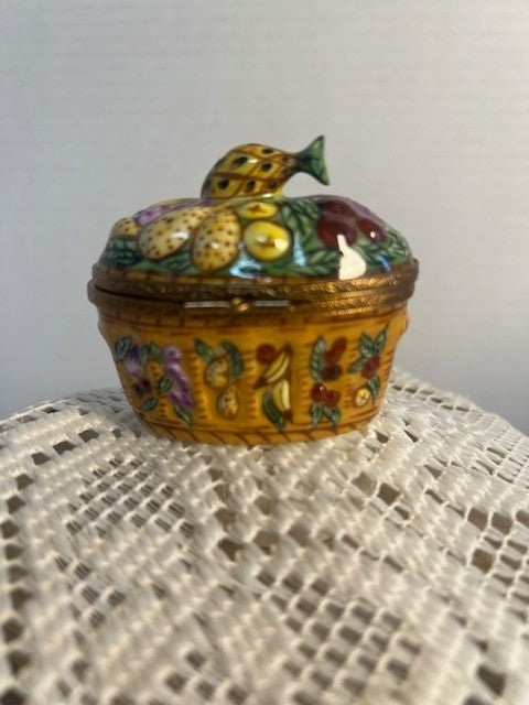 Limoges Fruit Basket Trinket Box Peint Main France