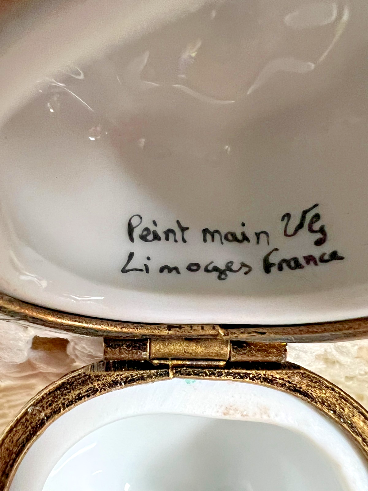 Limoges - Ripening Red Pepper trinket box - signed