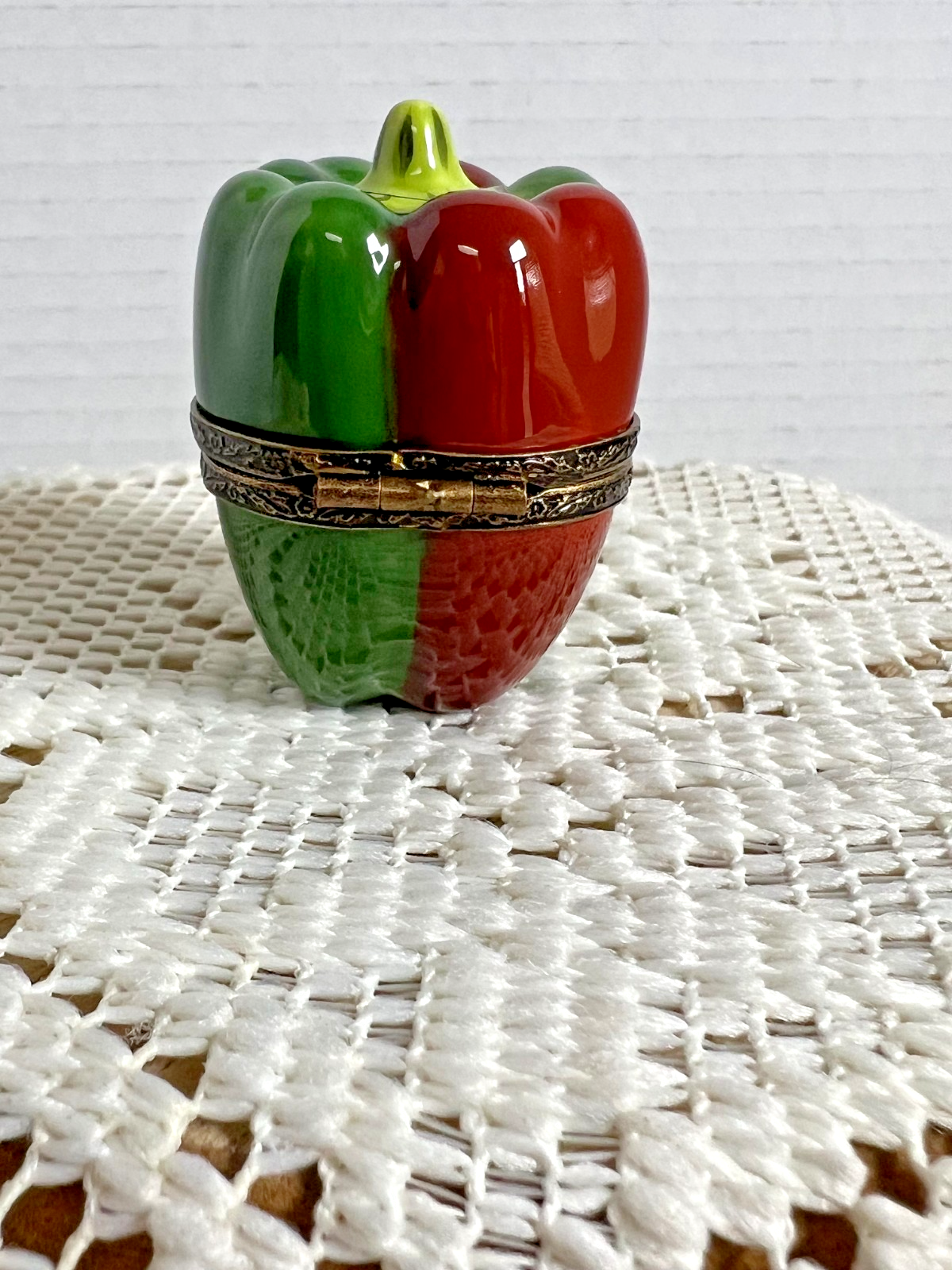 Limoges - Ripening Red Pepper trinket box - signed