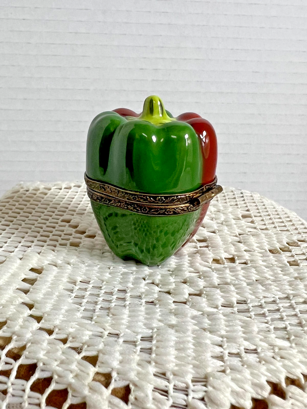 Limoges - Ripening Red Pepper trinket box - signed