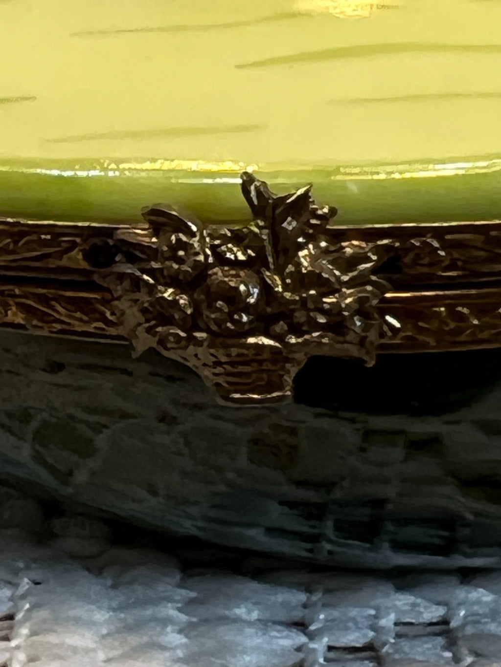 Limoges gorgeous Avocado trinket box - Signed.