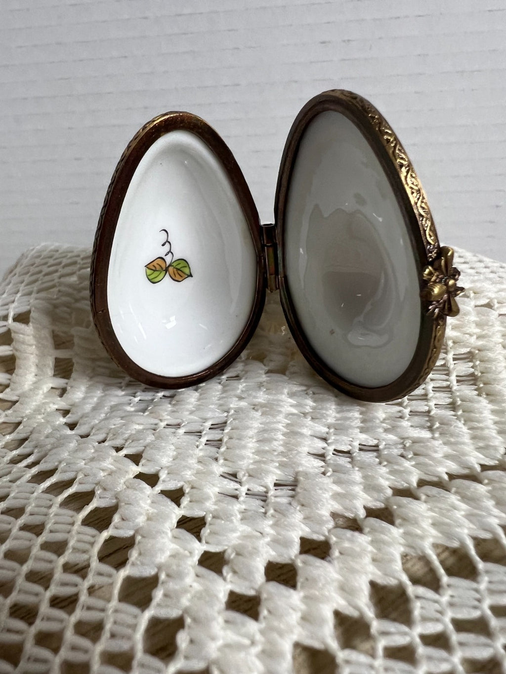 Limoges  trinket box small Avacado