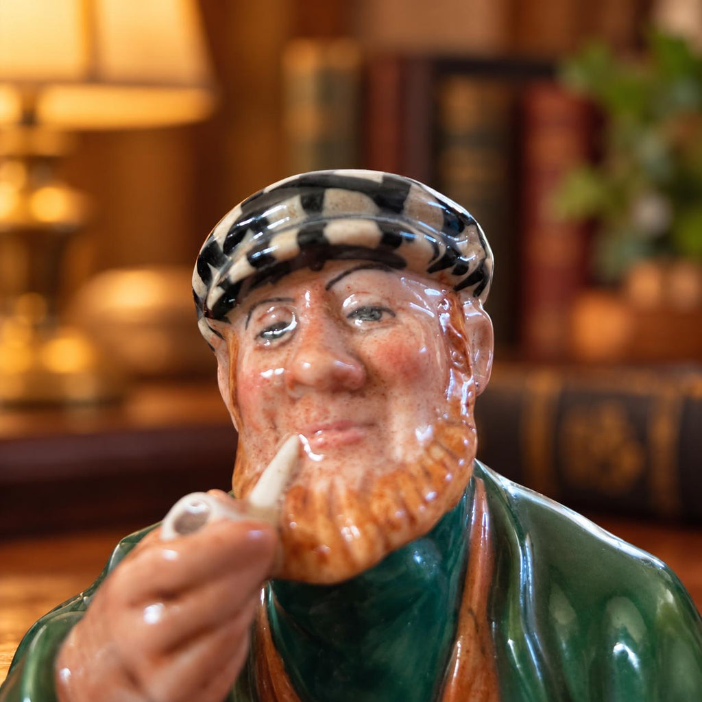 Royal Doulton The Wayfarer HN 2362 porcelain figurine, English character collectible, seated pipe smoker