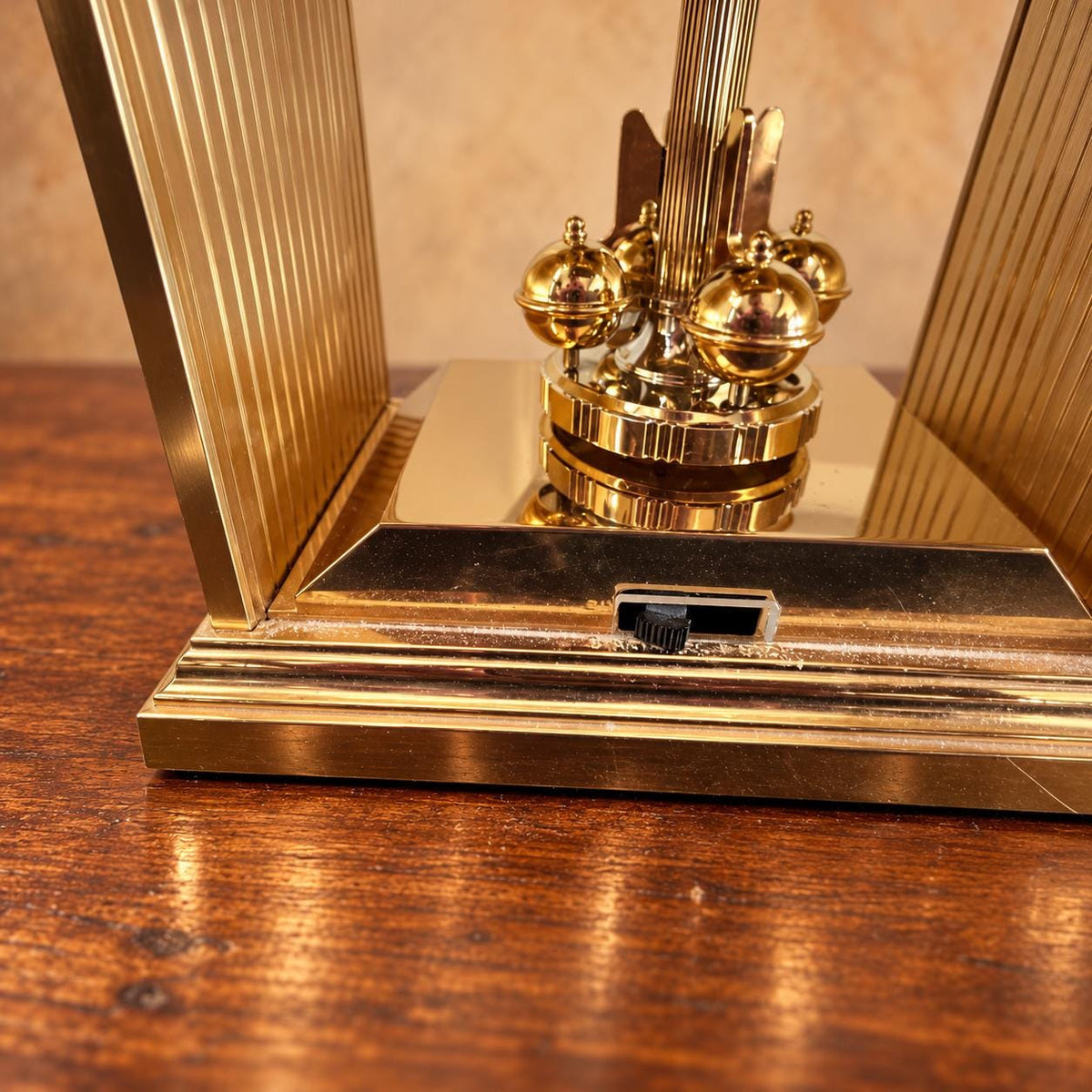 Seiko quartz anniversary mantel clock with gold-tone arch