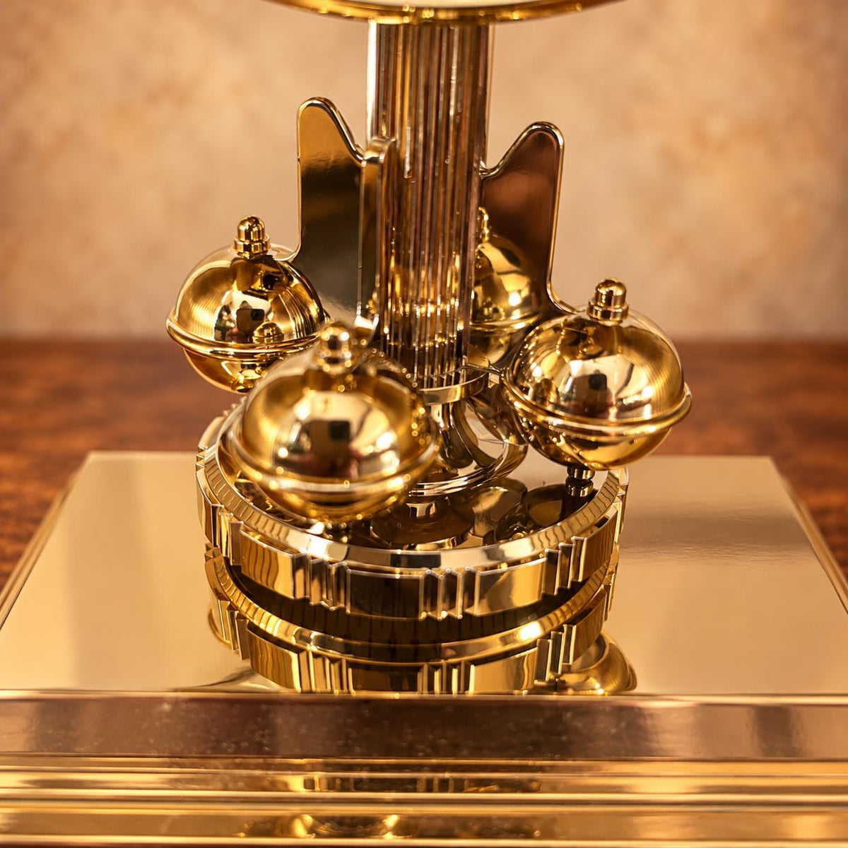 Seiko quartz anniversary mantel clock with gold-tone arch