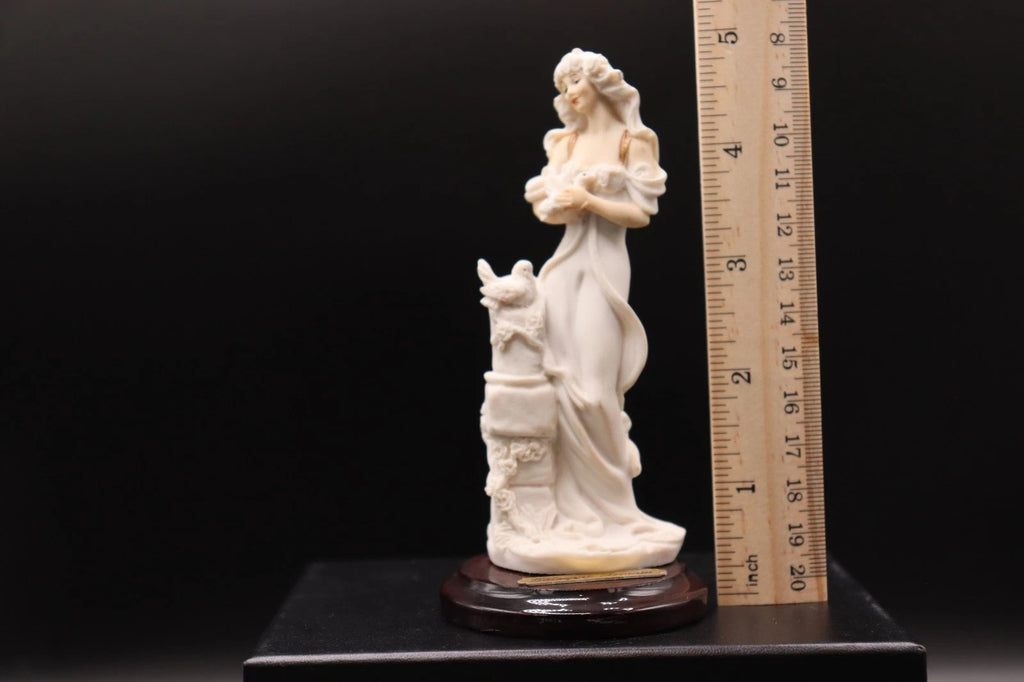 Giuseppe Armani Lady with Doves figurine