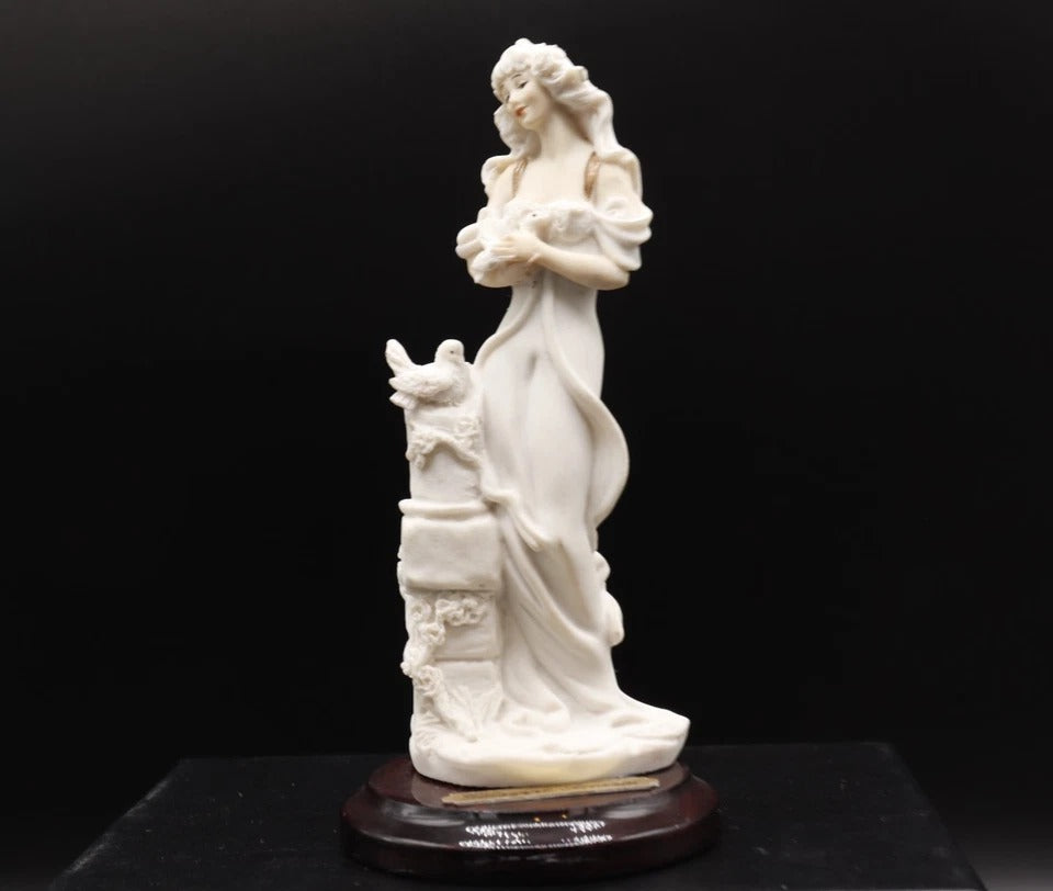 Giuseppe Armani Lady with Doves figurine
