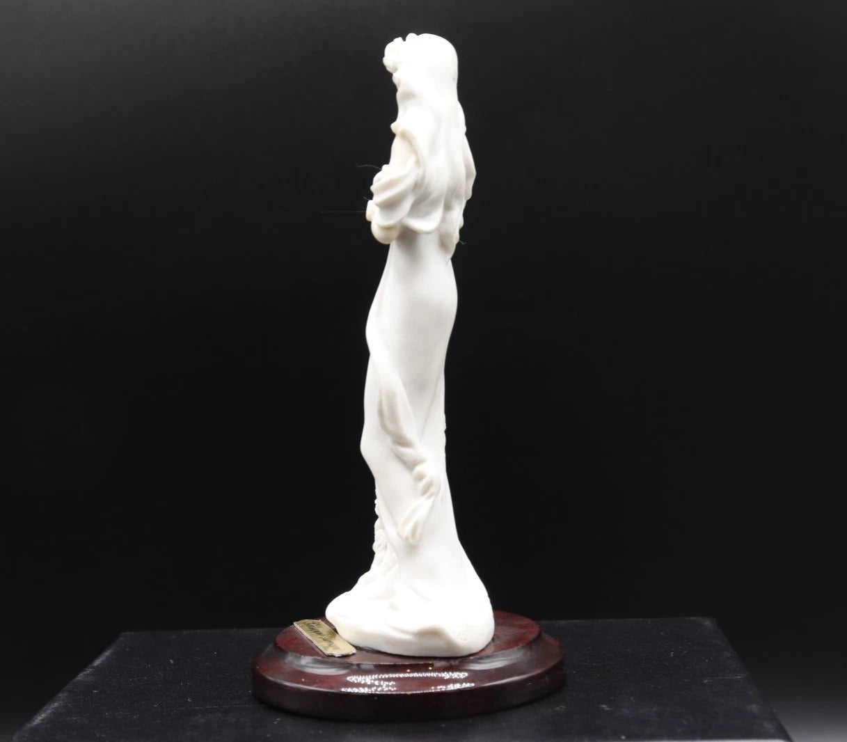 Giuseppe Armani Lady with Doves figurine