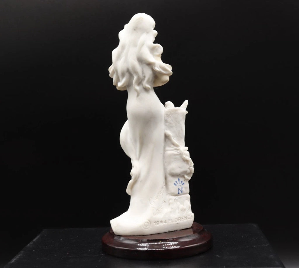 Giuseppe Armani Lady with Doves figurine