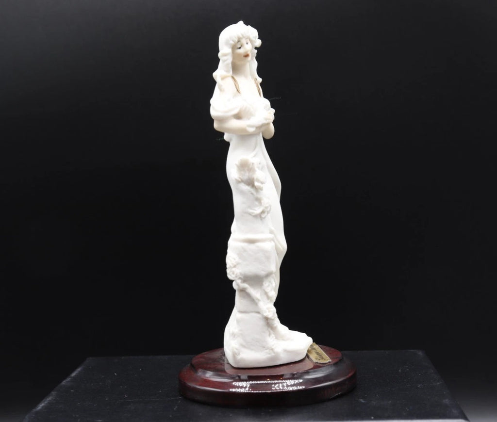 Giuseppe Armani Lady with Doves figurine