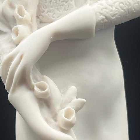 Giuseppe Armani Lady with Flowers Figurine | Authentic Vintage