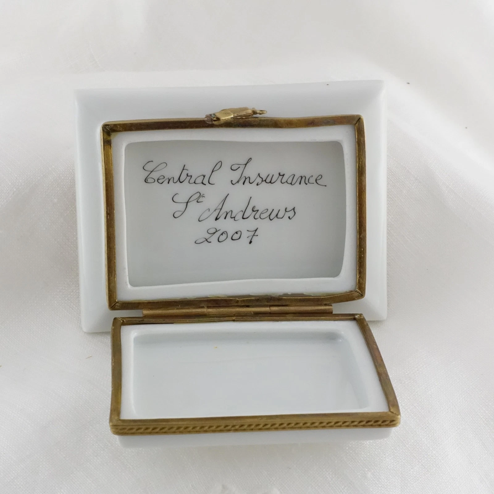 RARE Limoges Trinket Box: 18th Hole Swilcan Bridge, St Andrews with Golf Clubs - LADYBIRD LAUGH